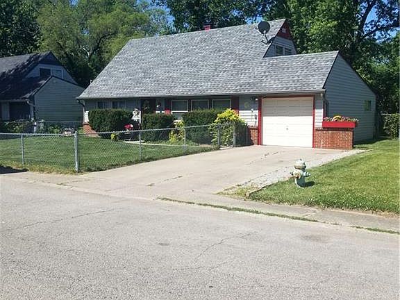 3rd image of 4046 N Sheridan Ave