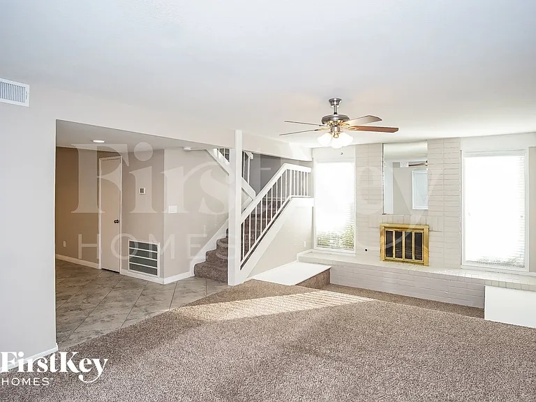2406 El Cid Ct — Photo 2