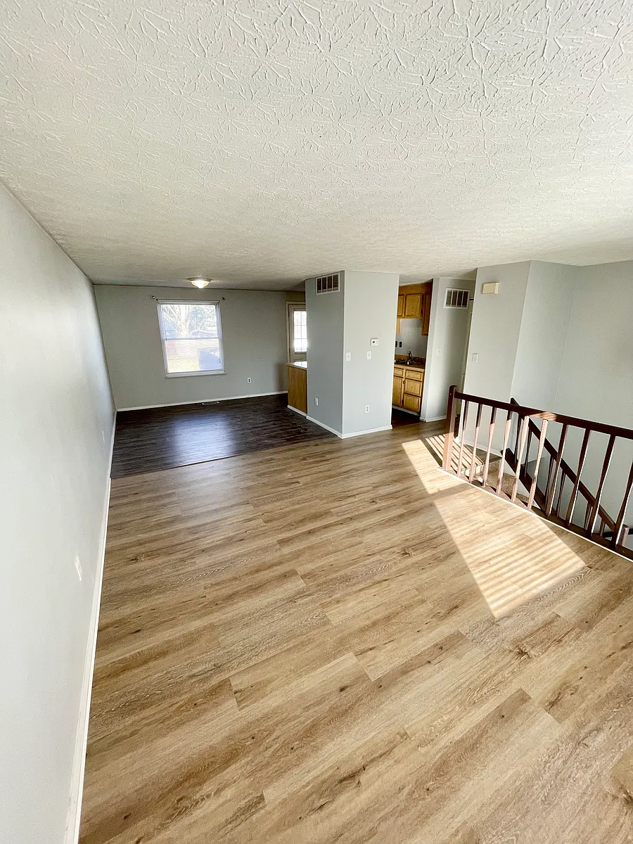 Building Photo - 6844 Metuchen Pl