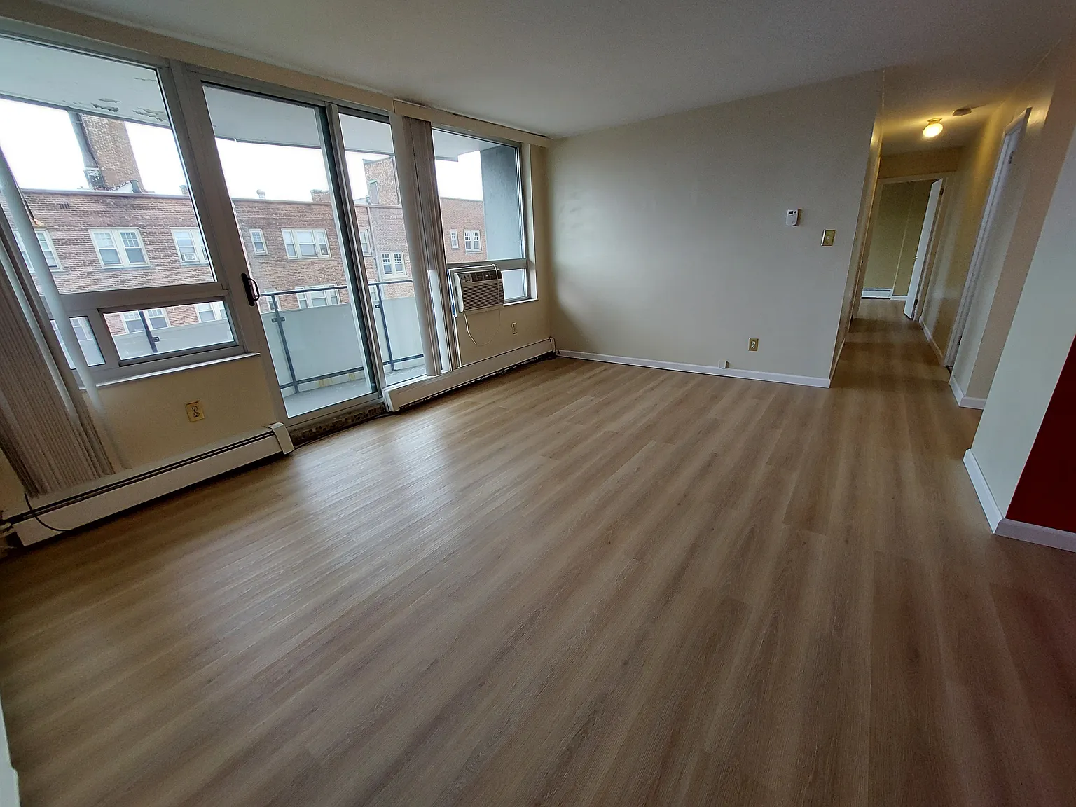 2 bed, 900 sqft, $1,350 — Photo 2