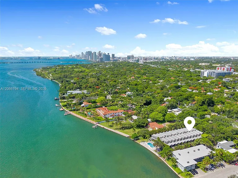 6011 N Bayshore Dr #10 — Photo 18