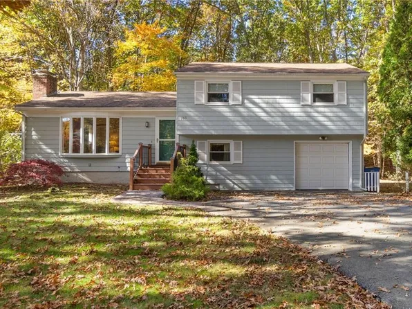 103 Angell Rd, Lincoln, RI 02865