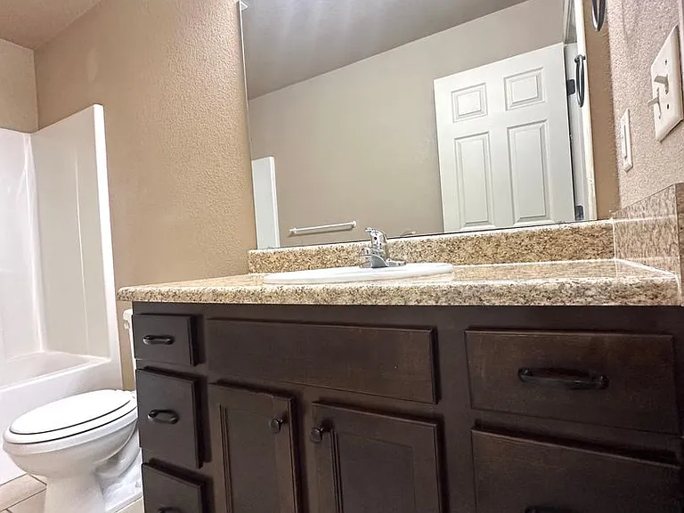 1024 E Caravan St — Photo 14
