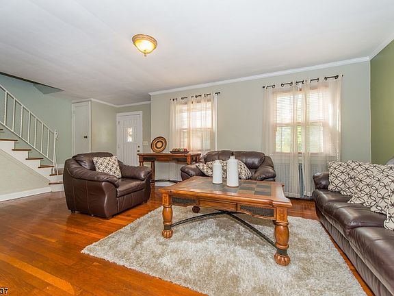 4th image of 128 Crest Dr