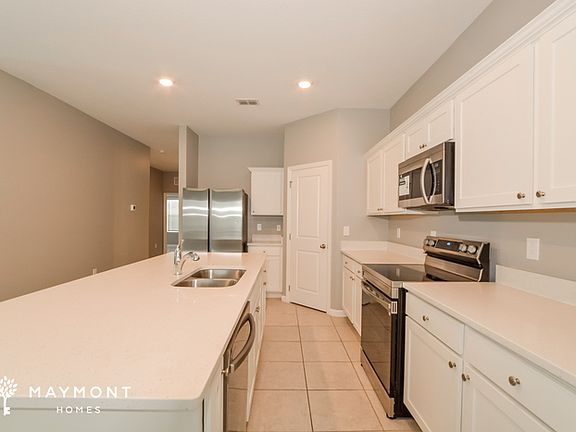 4th image of 335 Kenilworth Dr