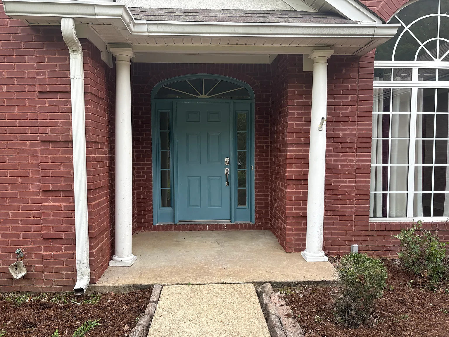 3 bed, 1850 sqft, $2,000 — Photo 4