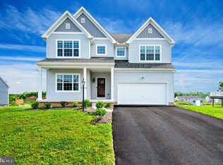 19 Sovereign Dr, Douglassville, PA 19518