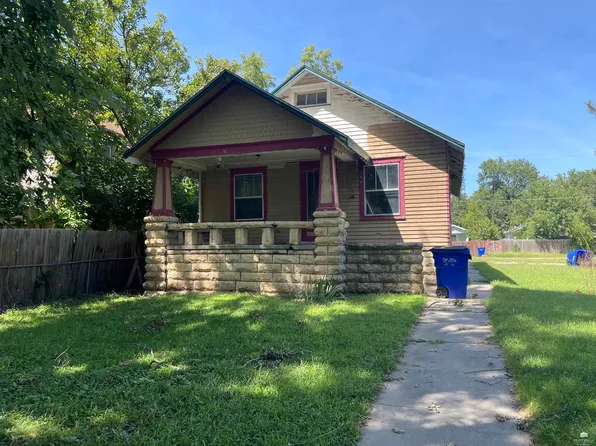 330 W 12th St, Junction City, KS 66441