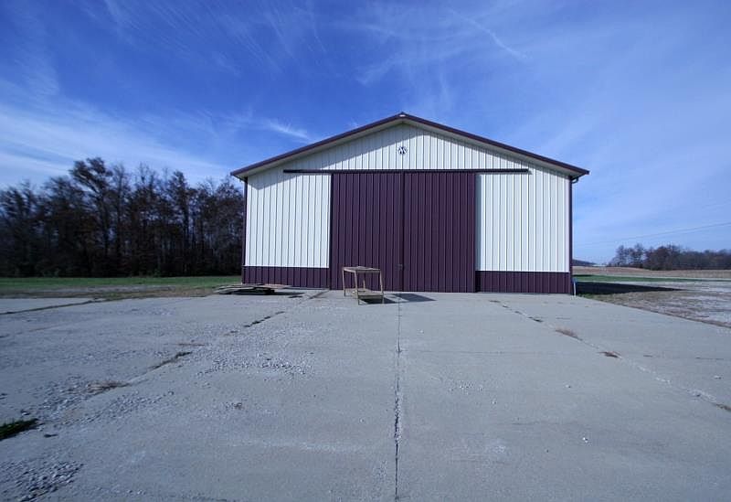 2nd image of 3760 Holland Rd E