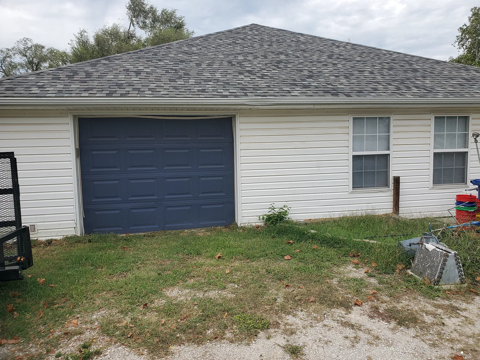 3 bed, 2000 sqft, $1,300 — Photo 1