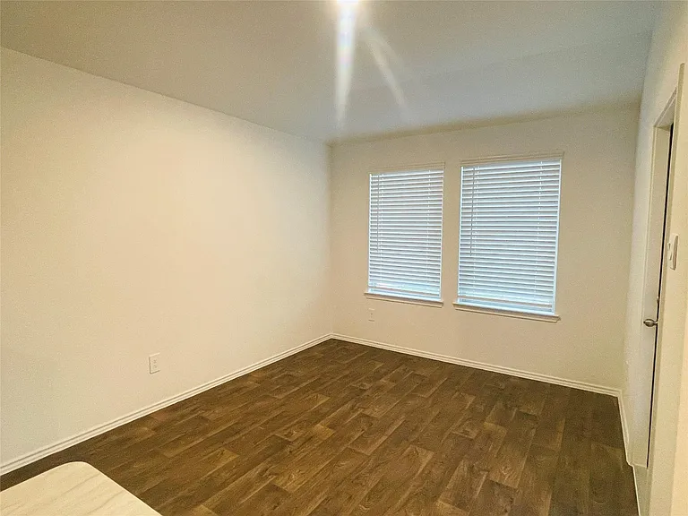 5146 Bay Meadows Ln — Photo 18