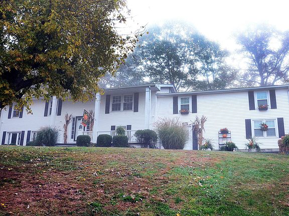 2nd image of 1060 Griffiths Dr