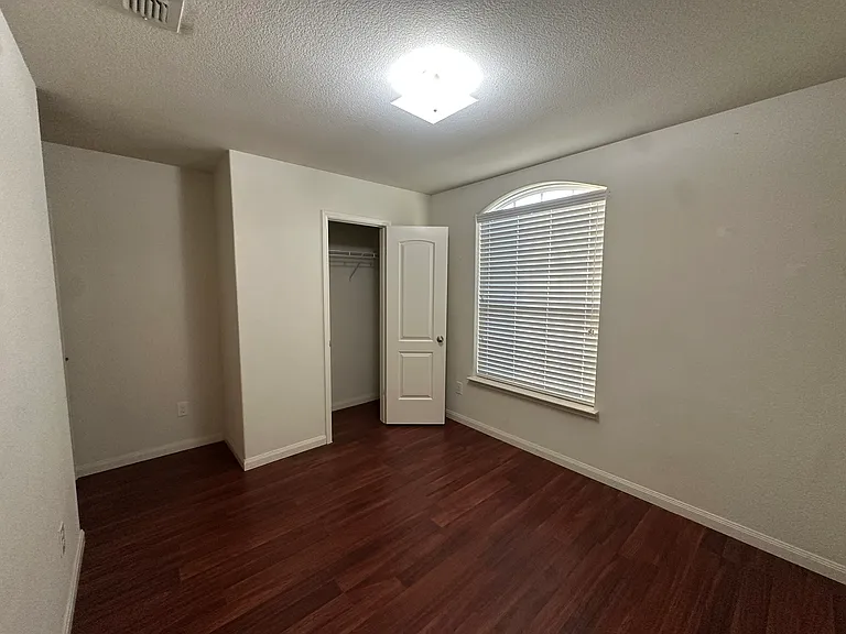 1818 Clegg St — Photo 28