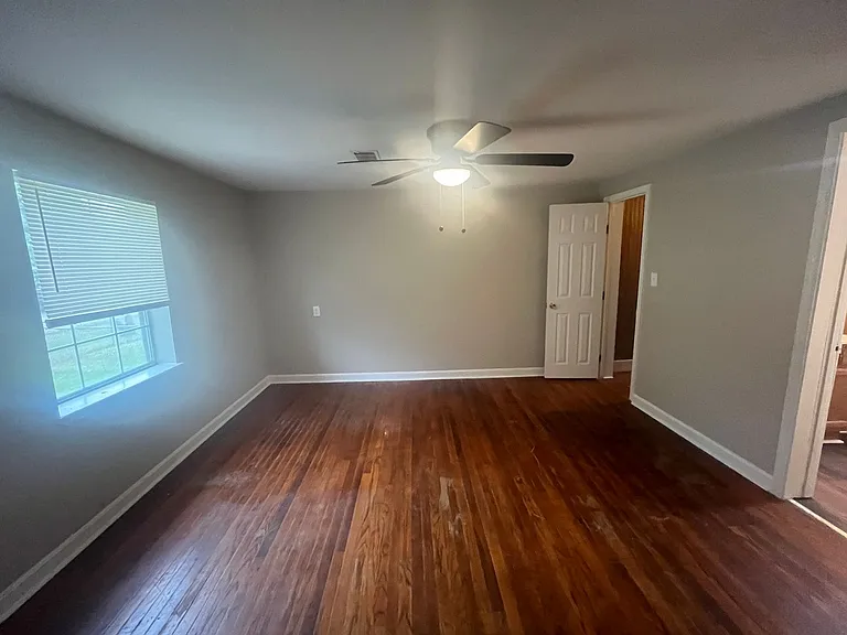 112 Adams St — Photo 9