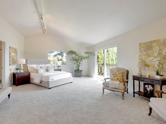 4th image of 3411 Beresford Ave