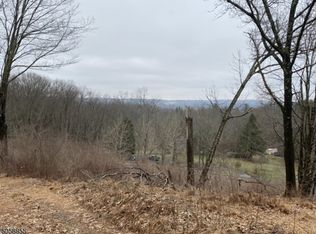 40 Sunset Lake Rd, Hardwick, NJ 07825