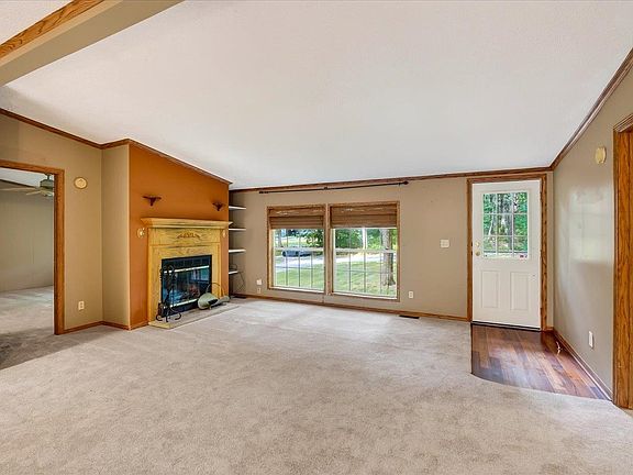 5th image of 3880 Sandhill Ct