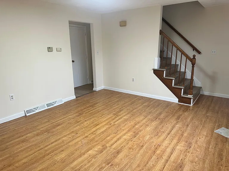18 Tobin Ave — Photo 12