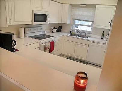 3rd image of 55 Harbor View Ln APT 107