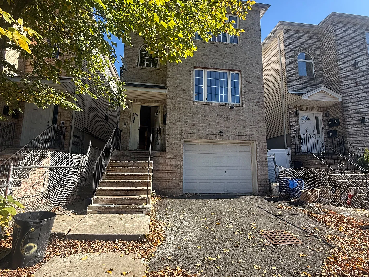 4 bed, $3,400 — Photo 1