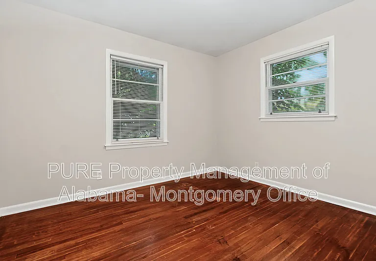 4332 Sussex Dr — Photo 16