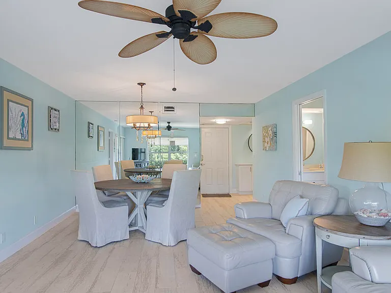 5560 Tamberlane Cir #324 — Photo 1