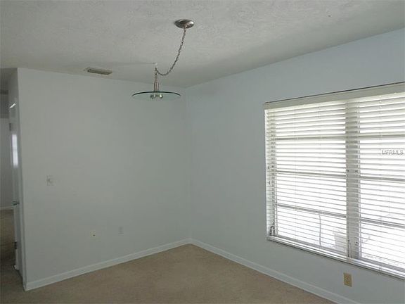 5th image of 2487 Breakwater Cir