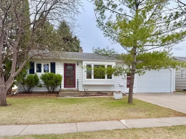 1711 11th Ave N, Moorhead, MN 56560