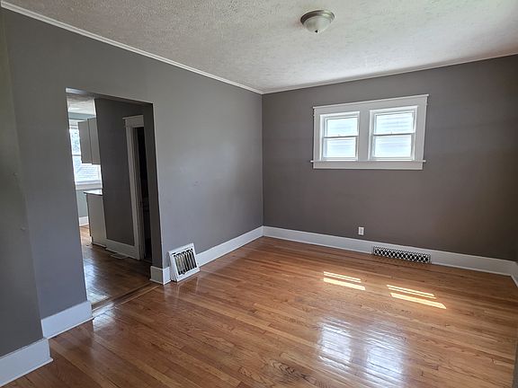5th image of 2917 Myrtle Ave