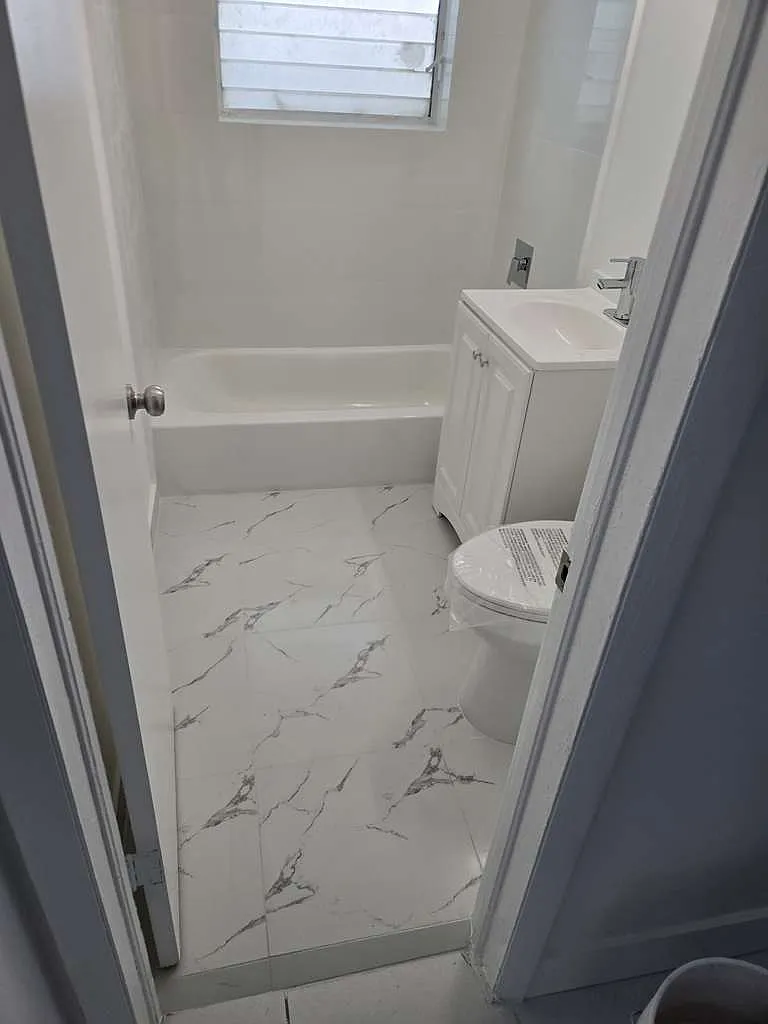 2 bed, 700 sqft, $2,300 — Photo 2