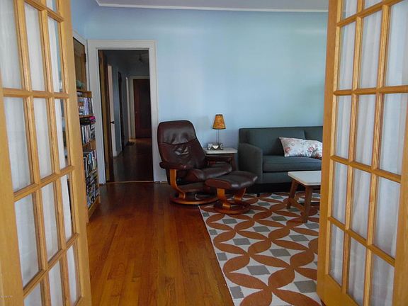 5th image of 918 Slayton Ave