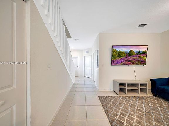 5th image of 2699 SE 19th St #2699