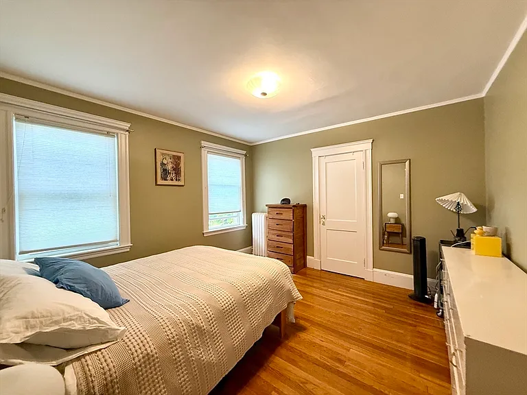 519 Belmont St #1 — Photo 10