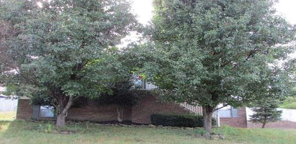 1st image of 606 Brookhollow Trl