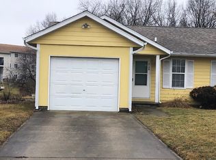 612 E Hendelmeyer Ave #A, Effingham, IL 62401