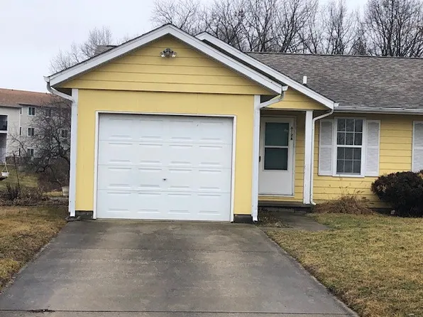 612 E Hendelmeyer Ave #A, Effingham, IL 62401