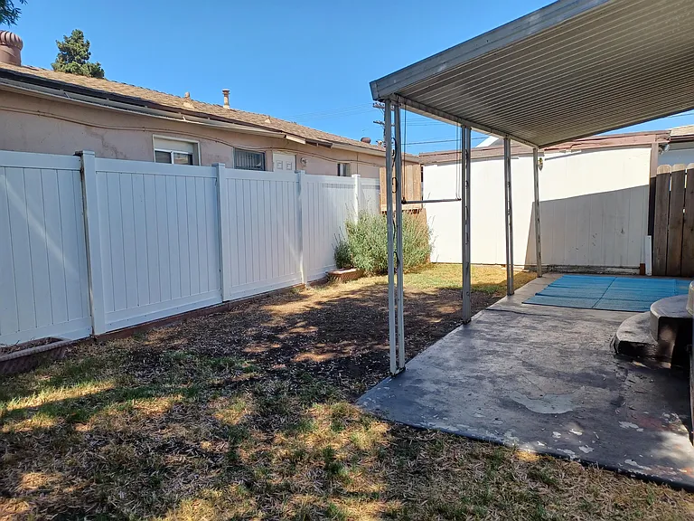 720 Chamberlain Ave — Photo 9