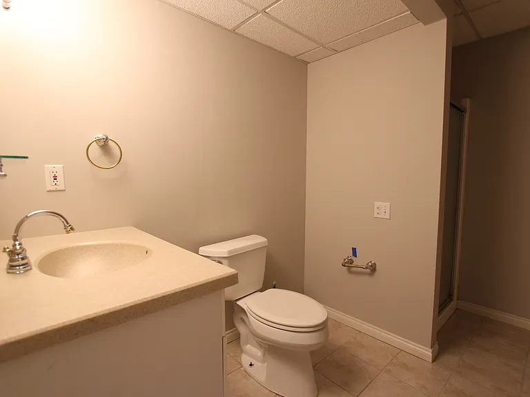 18547 Clairmont Cir E — Photo 30
