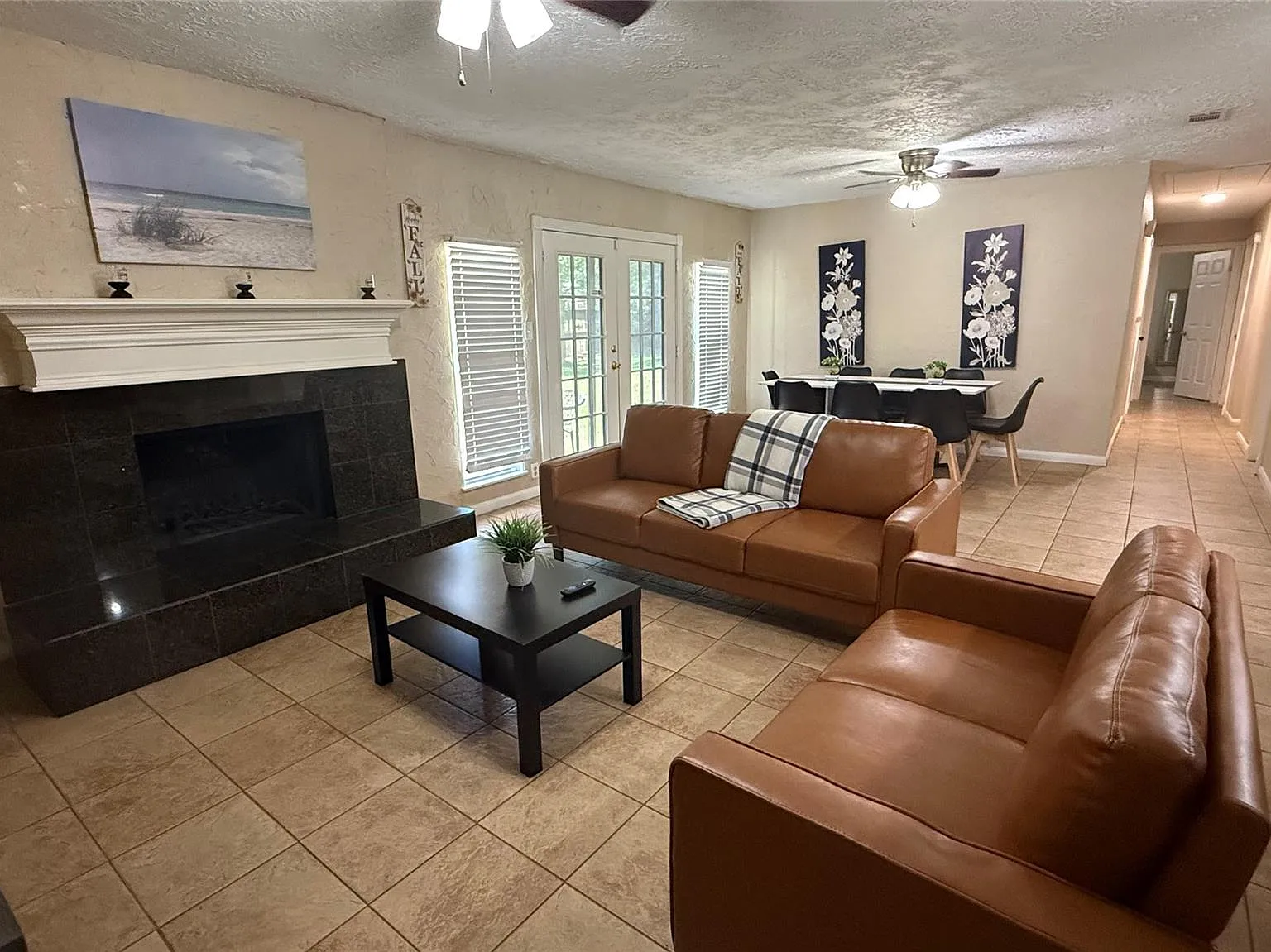 4 bed, 2.0 bath, 2000 sqft, $5,500 — Photo 4