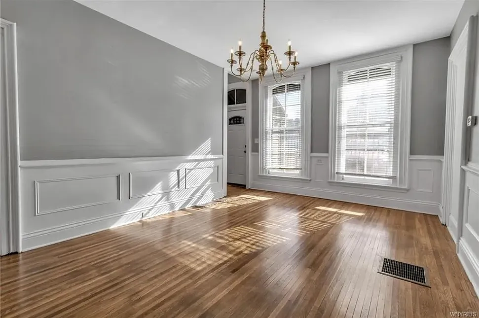 11 Whitney Pl — Photo 1
