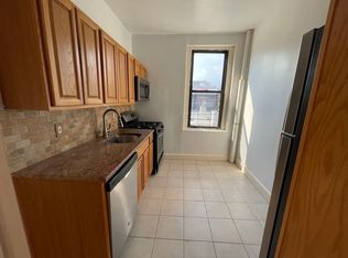 22-82 31st St #2B, Astoria, NY 11105