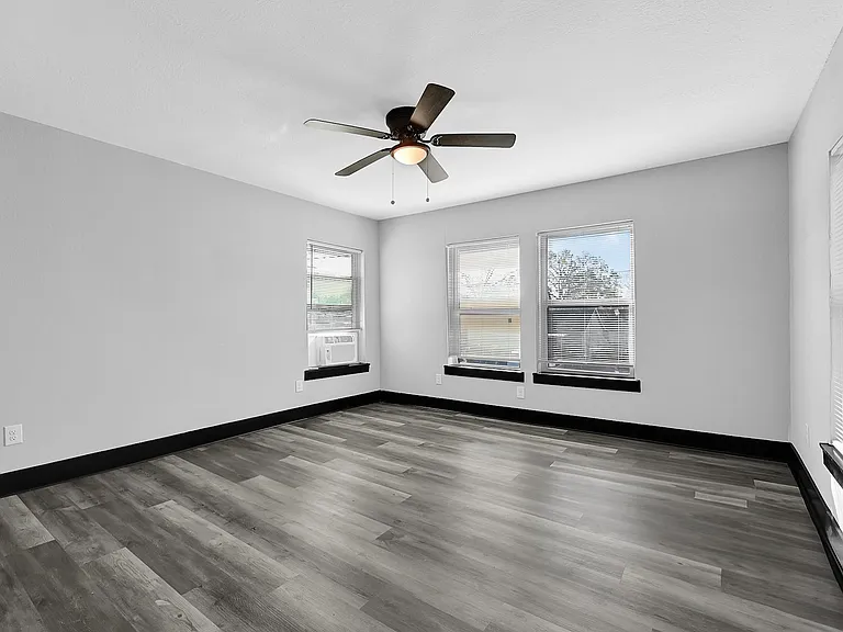 1313 10th St #5 — Photo 5