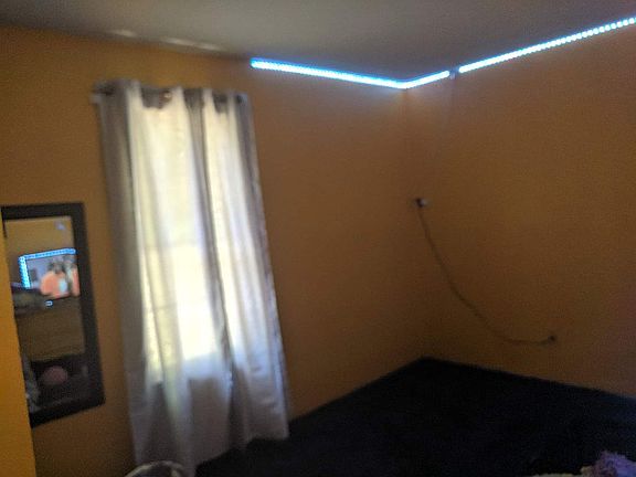 5th image of 605 Churchill Cir