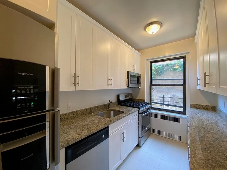 560 W 218th St #4B — Photo 7