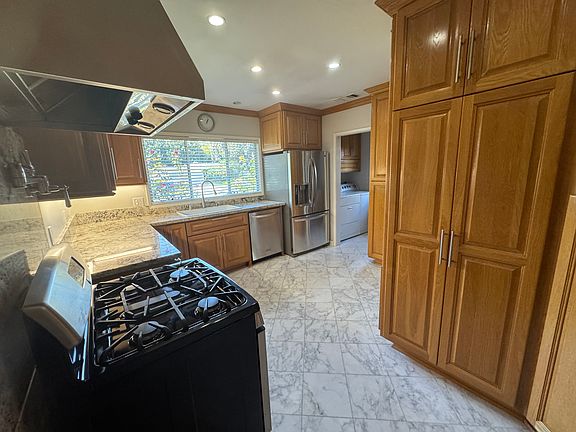 3rd image of 2680 Marber Ave