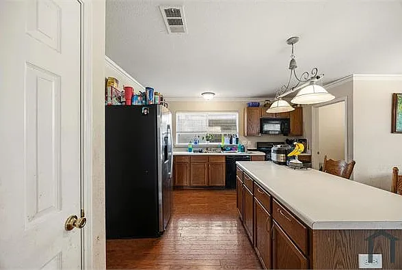 5 bed, 3092 sqft, $3,954 — Photo 4