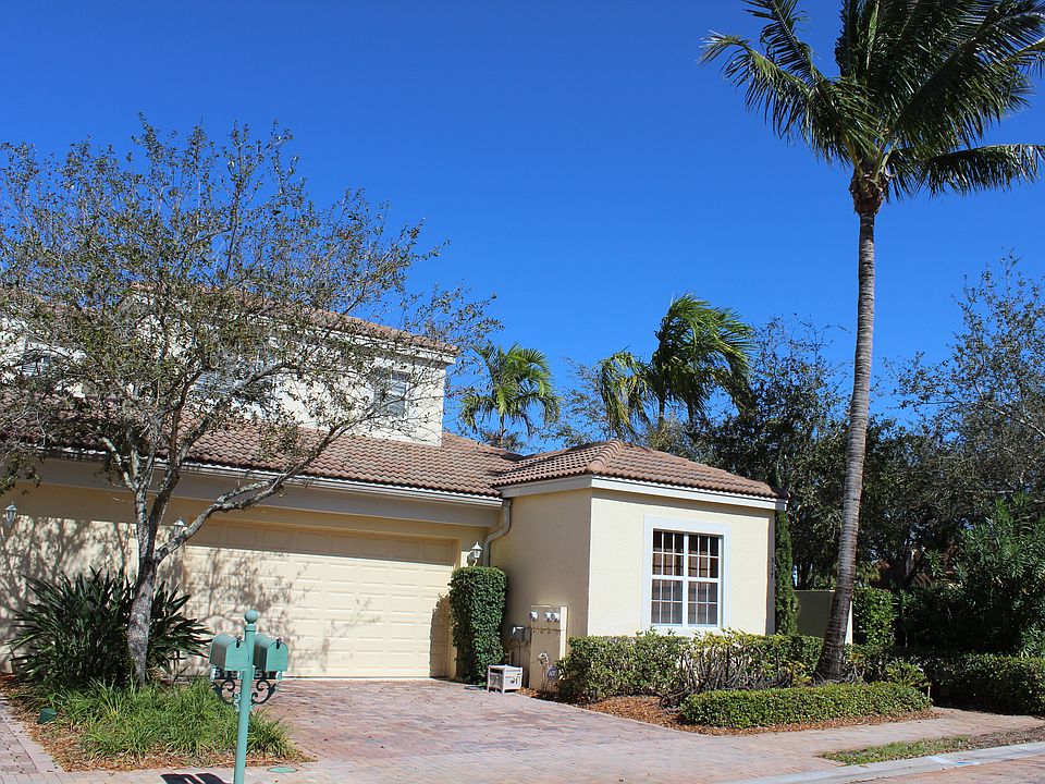 Spacious two story end unit