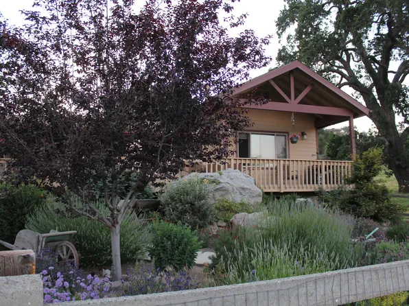 30001 Greenwater Dr, Tehachapi, CA 93561