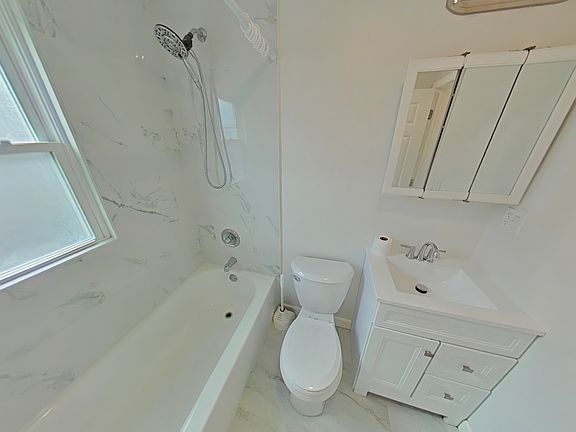 5th image of 27823 Gladstone St