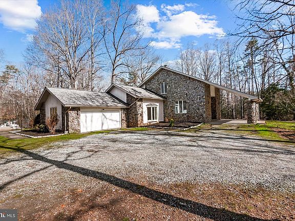 5th image of 7621 River Rd